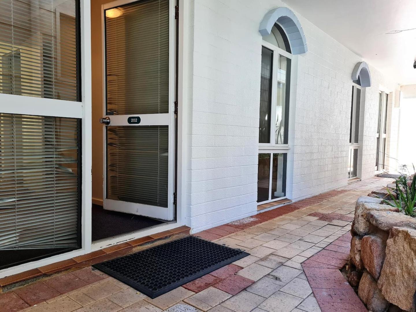 West Beach Lagoon 202 - Quiet & Ground Floor! Perth Esterno foto